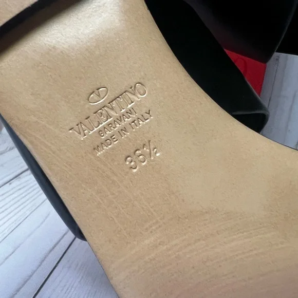 Valentino Garavani One Stud Leather Sandal Black Sz 36.5 / 6.5 - Picture 11 of 12